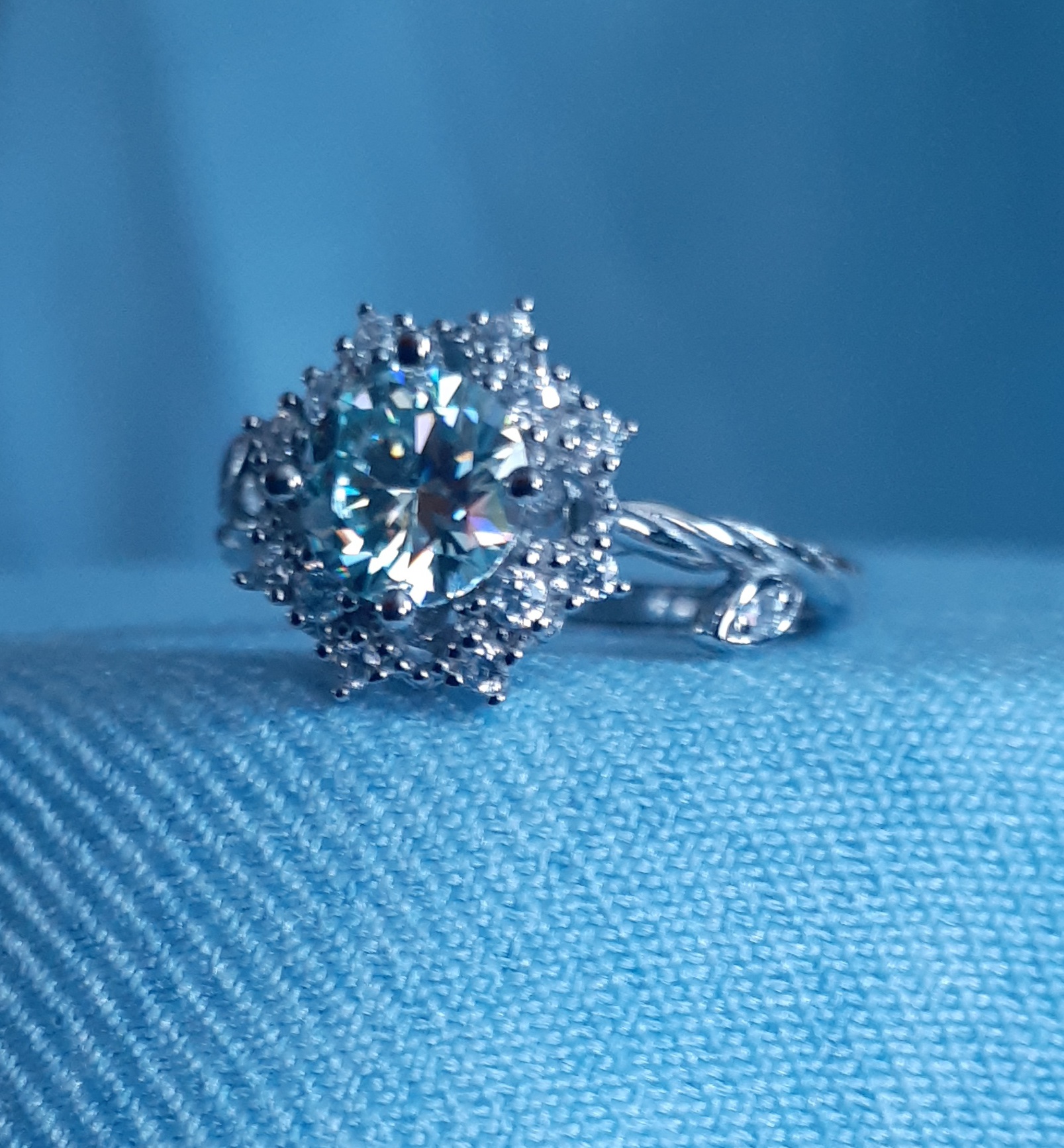 Luxurious1Ct Blue Moissanite Ring in Sterling Silver - Image 3