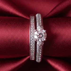 Elegant Duo Set of Sterling Silver Rings With Moissanite