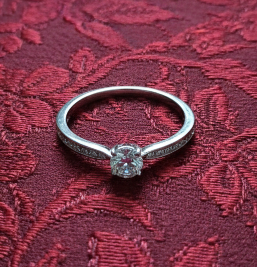 Sterling Silver Ring With 0,3Ct Moissanite - Image 3